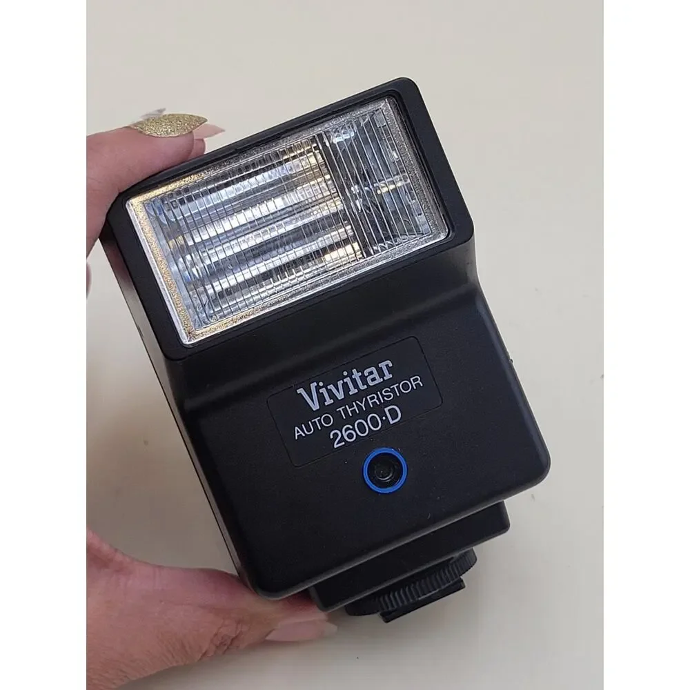 Vivitar 2600-D Auto Thyristor Hot Shoe Mount Camera Flash Vintage Black